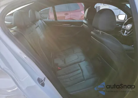 2018 BMW 530Xe z USA, uszkodzony, nr VIN WBAJB1C50JB083847